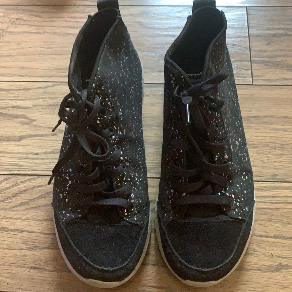 Skechers highcut shoes.